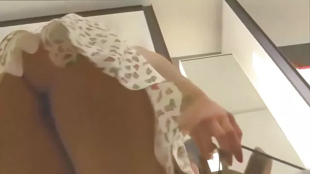 شقراء قرنية يحتاج BWC للنزول سيكس اخوة مترجم
