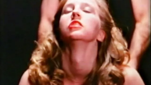 فاتنة نائب الرئيس التي سكس اخوات مترجم تستهلك الكثير من المال تحب أن تصبح غريبة حقًا وتأخذها في المؤخرة