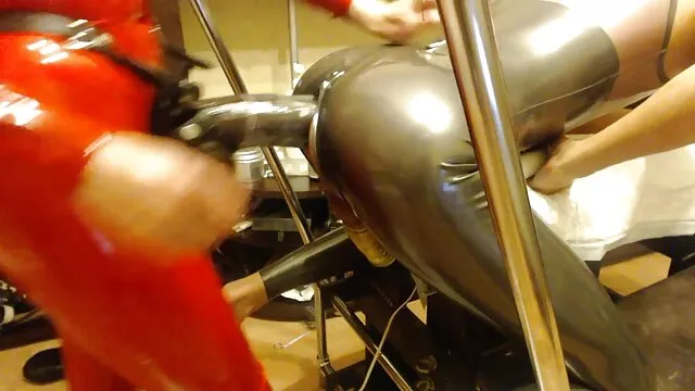 الزوجان على سيكس اخوة مترجم المدى الطويل يغوي Skinny Nympho للتحليل