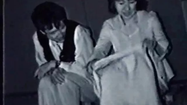 لأول مرة افلام سكس اخوات مترجم عربي في رحلة جامعية ، تمارس فتاتان صغيرتان الجنس مع مثليات في الهواء الطلق