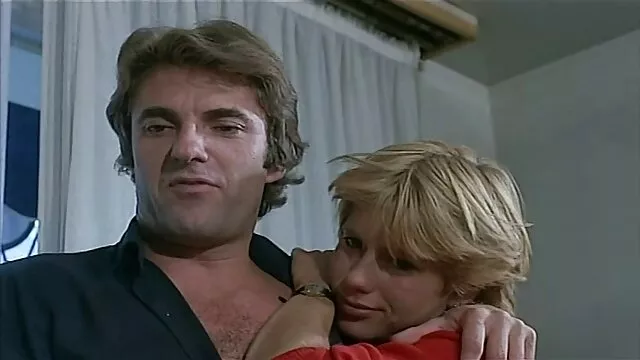 موظف بيتزا في سن افلام سكس محارم اخوات المراهقة يطحن السلامي
