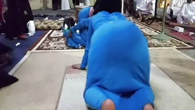 تريد سكس اخوان مترجم امرأة سمراء جاي أن تلعب لاعبًا واحدًا آخر
