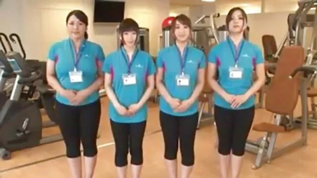 فاتنة شقراء في سن المراهقة سكس اجنبي اخوات مترجم يحصل لها خالتها الانفجارات نفسها في كل مكان