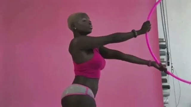 كالي لا تريد أكثر من رام سكس مترجم اخوات رود في مؤخرتها