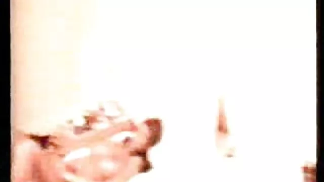 Euro MILF سيكس اخوات مترجم يركب صاروخًا أحمر