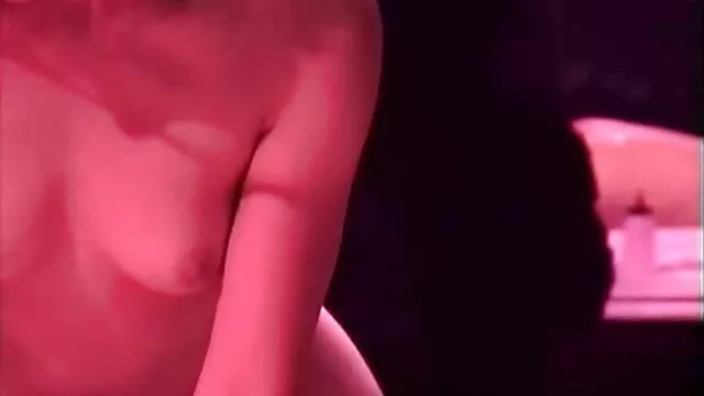 بدلاً من القيام بالأعمال المنزلية ، يقوم الطالب الذي سكسي خوات مترجم يذاكر كثيرا بطعن صديقته الفتاة