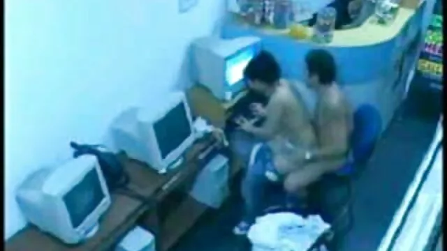 جودة عالية شعار اليابانية كارين تصرخ أثناء سكس اخوات مترجم عربي العض