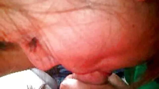 يوجد في قلب ميرال مكان أفلام سكس اخوات مترجم لرجلين ، لكن ثقوبها بالكاد تناسبهما