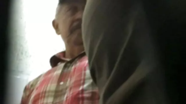 أخصائية اللسان سكس اخوات مترجم نيكول كليتمان تريد نائب الرئيس مرة أخرى!