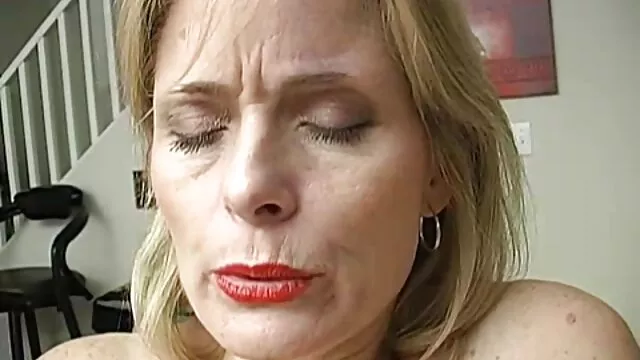 الثلاثي مع سكس اخوات مترجم Alexa وزوجة أبيها