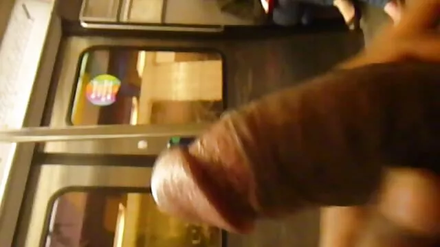 هاو لطيف ذو شعر مجعد يظهر كل شيء بمفرده سكس مترجم اخوان